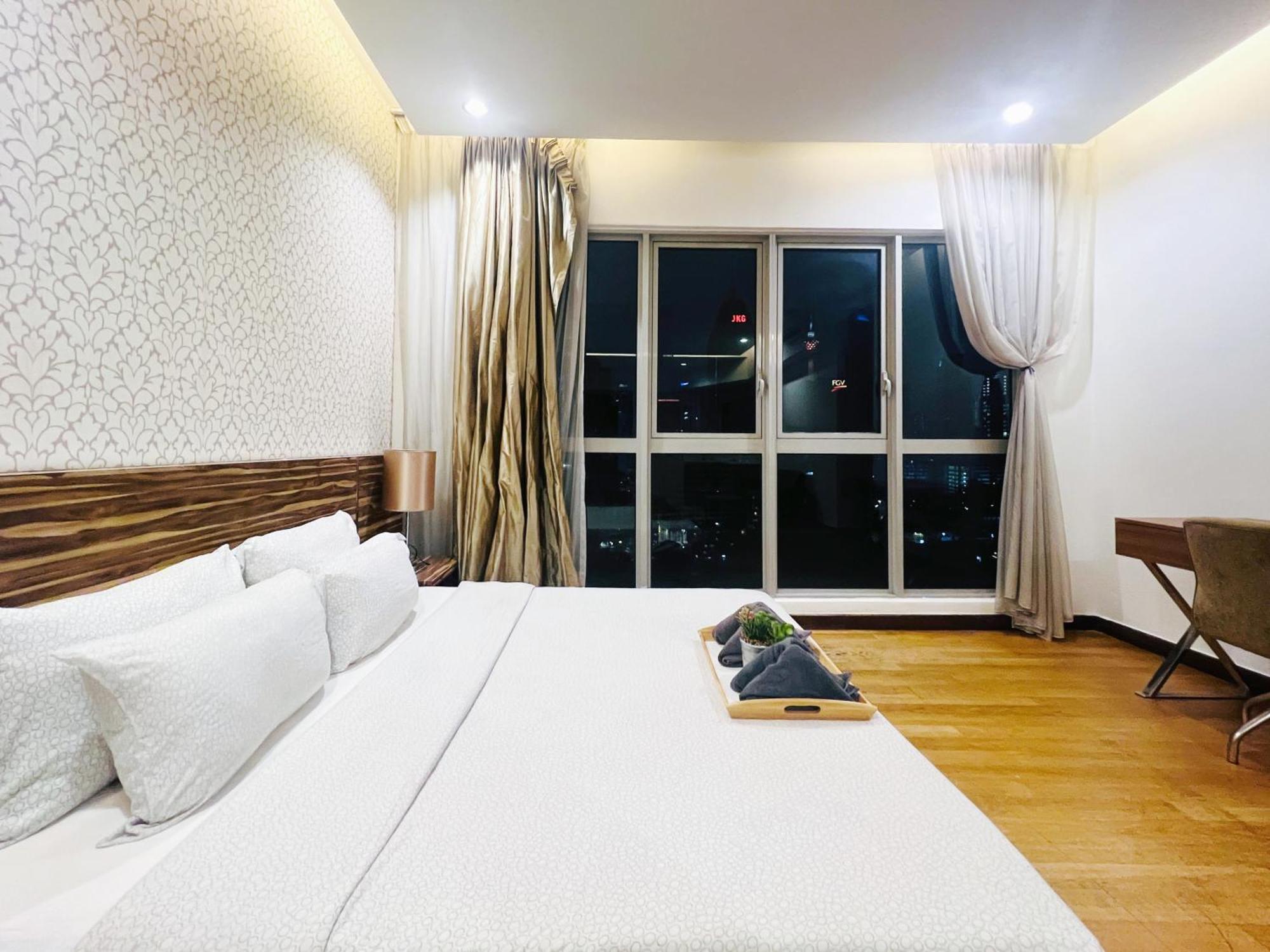 Regalia And By Awesomestay Apartment *
